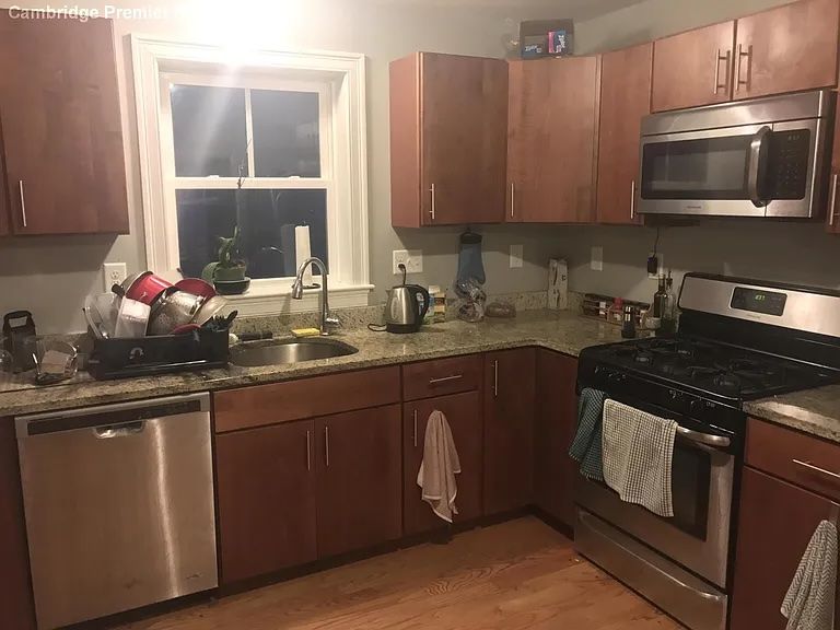 Furnished room in Catholic household