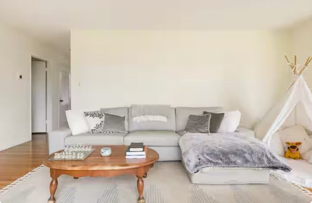 Bedroom w/ Private Bath in Peaceful, Clean Home