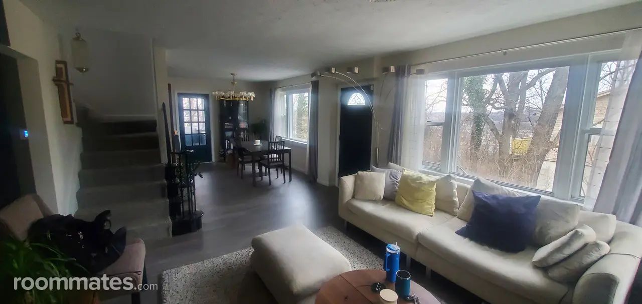 Furnished or unfurnished Room in Cincinnati, Available August 15th