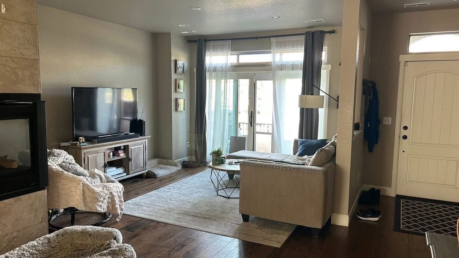 Beautiful townhome  in Lakewood 