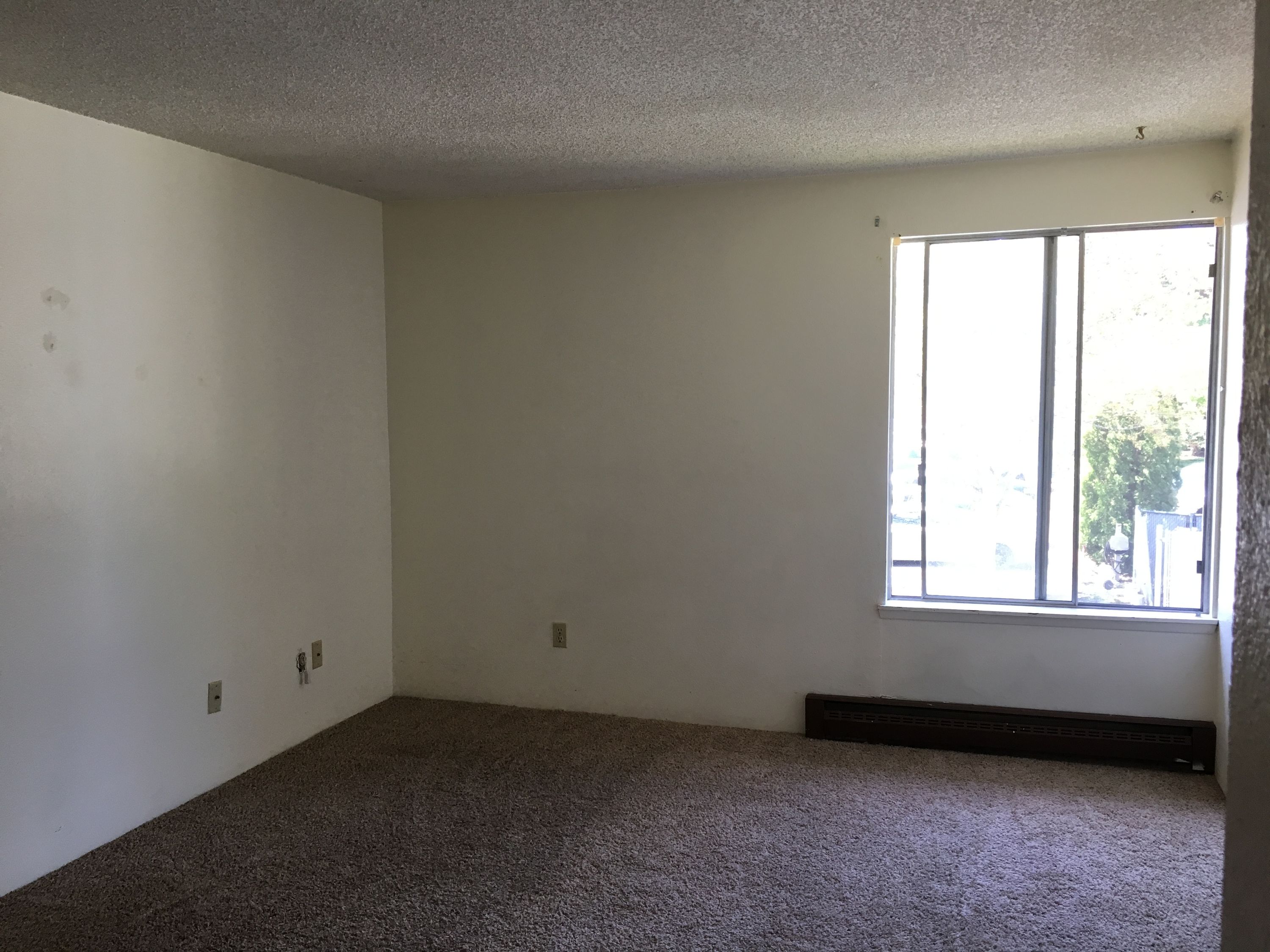 Master bedroom and private bath in peaceful location, close to shopping & golf course