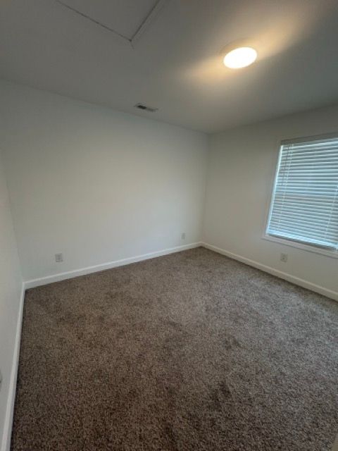 2 beds and private bath near Nashville