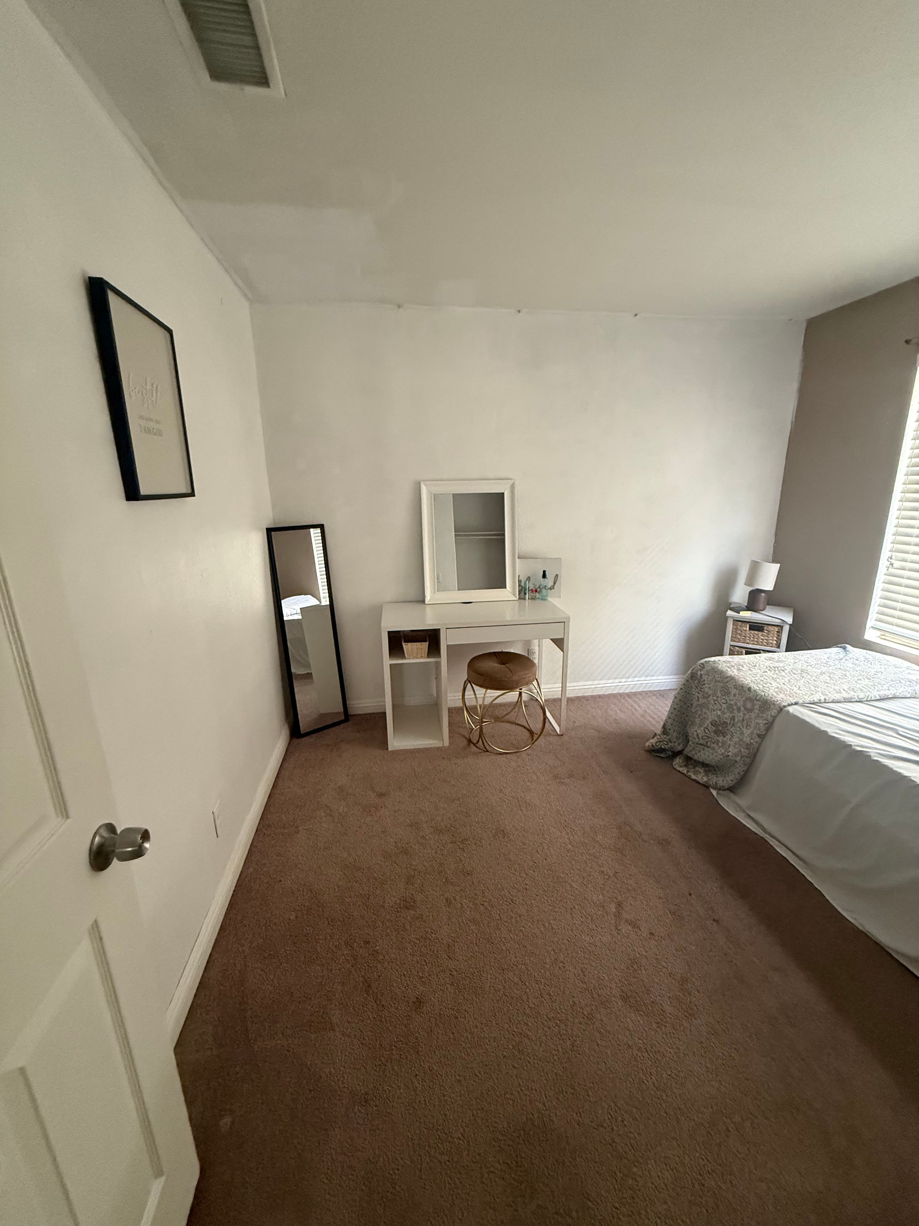Furnished room Christian faith based home WOMEN ONLY 