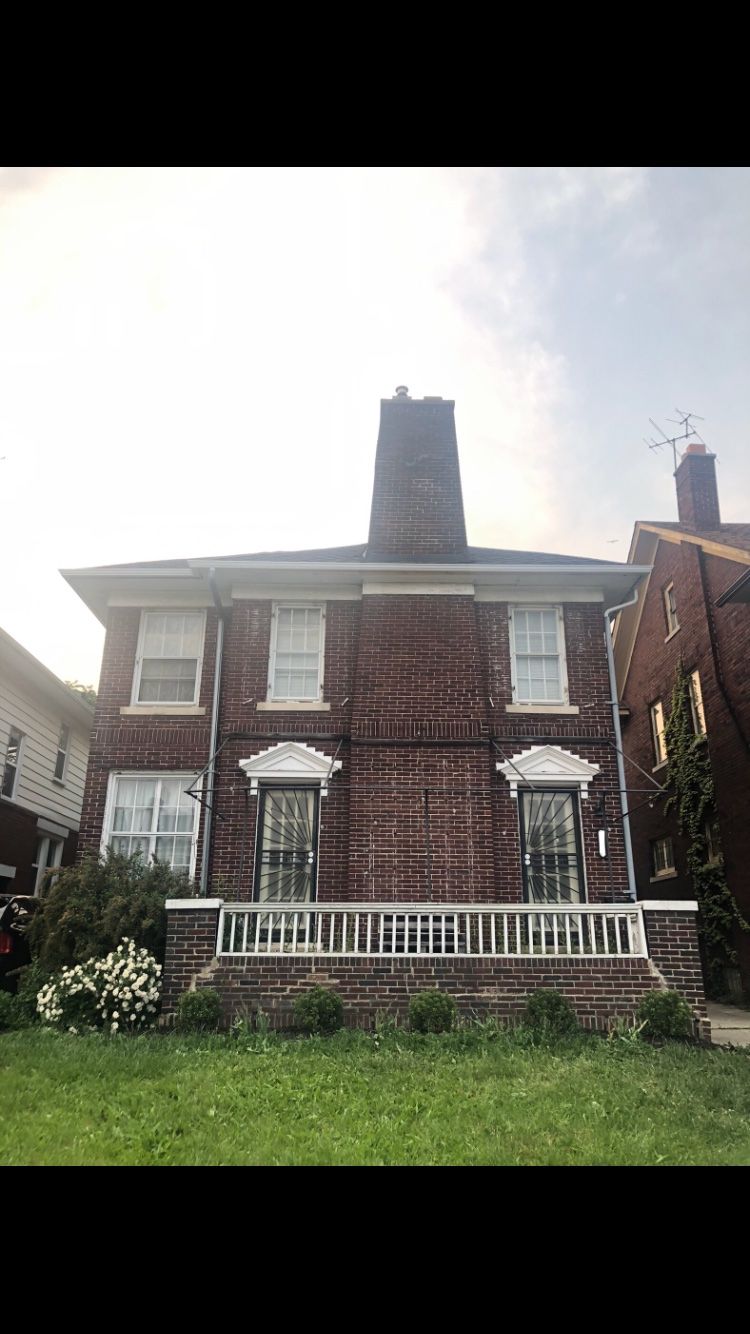 Open Room in Historic Boston Edison Neighborhood House Detroit 