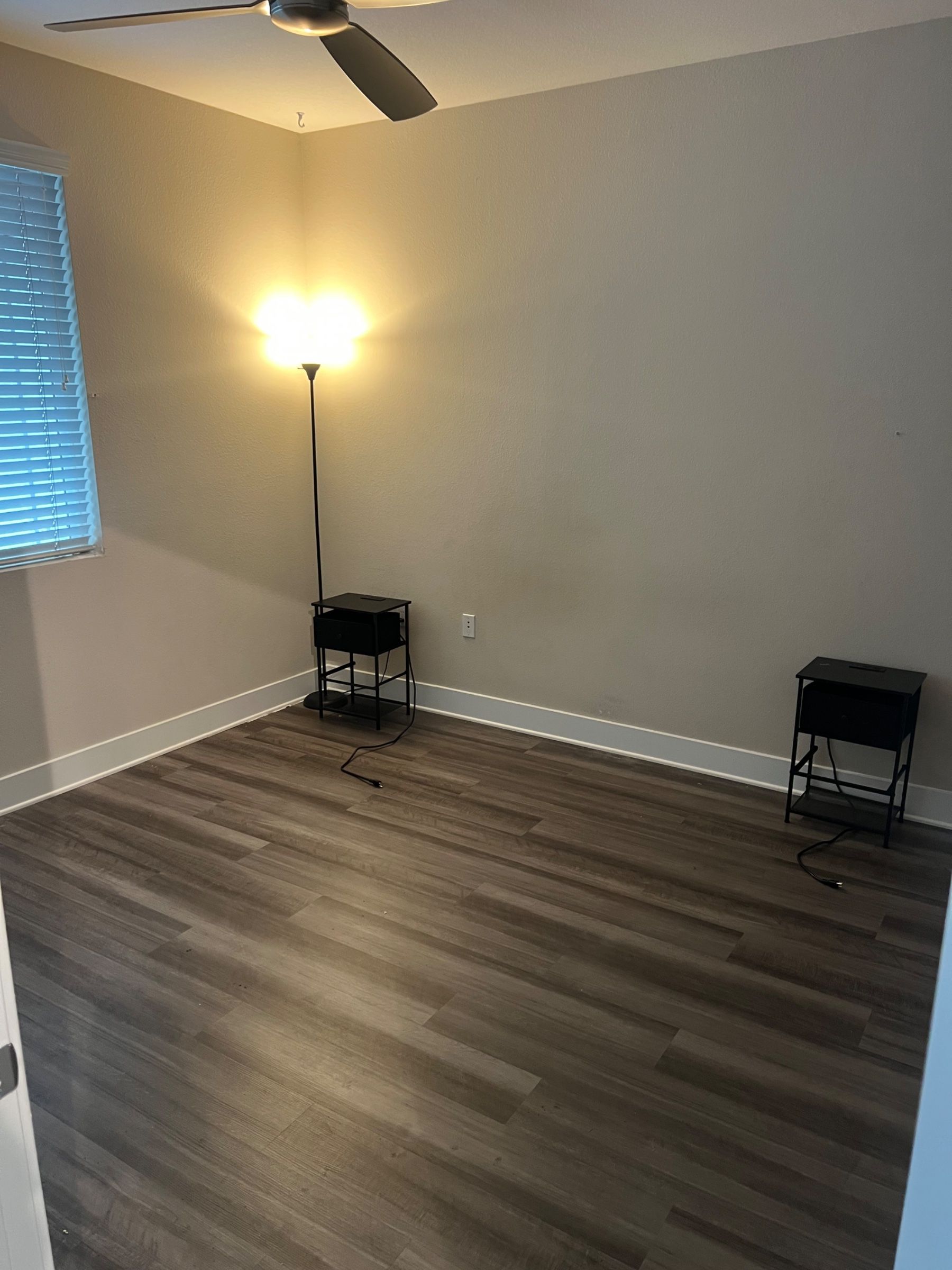 Master Bedroom for rent Huntington Beach