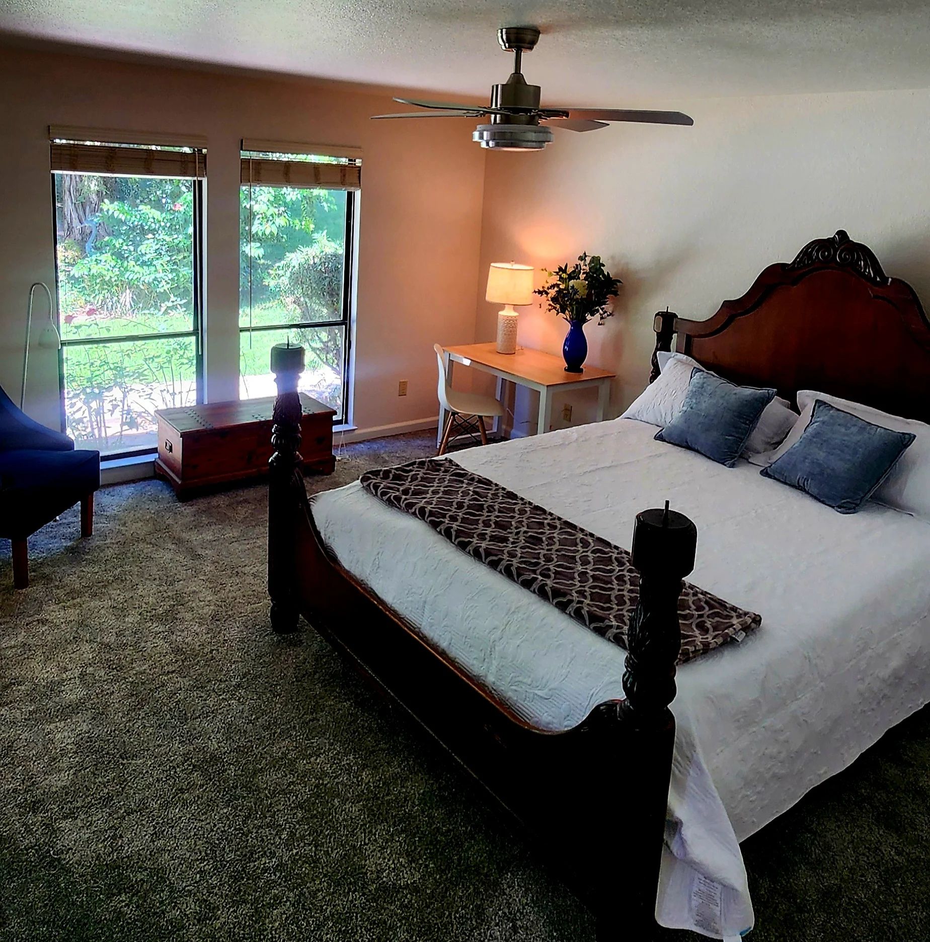 Furnished Room in a Quiet Peaceful Setting with Christian Homeowner