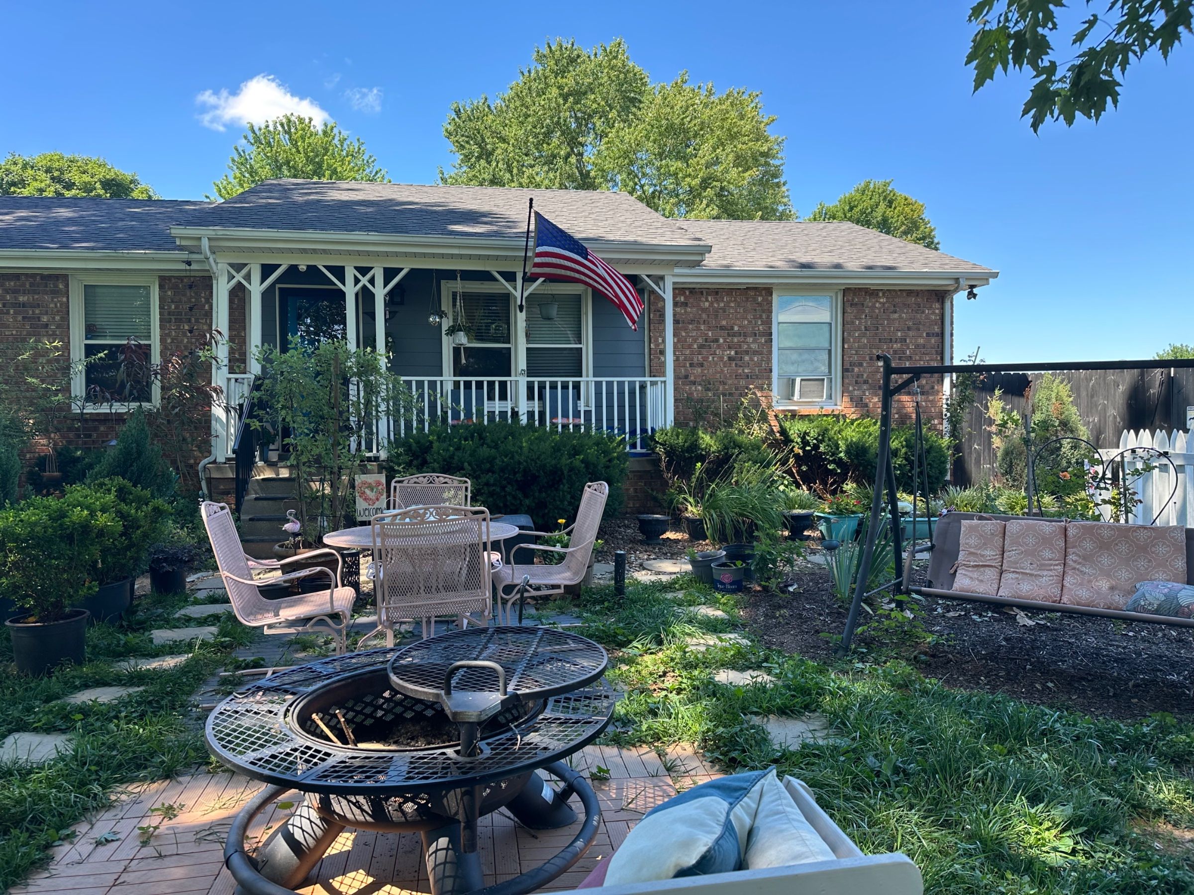 Looking for a female  Christian roommate 25 min to downtown Nsshville 