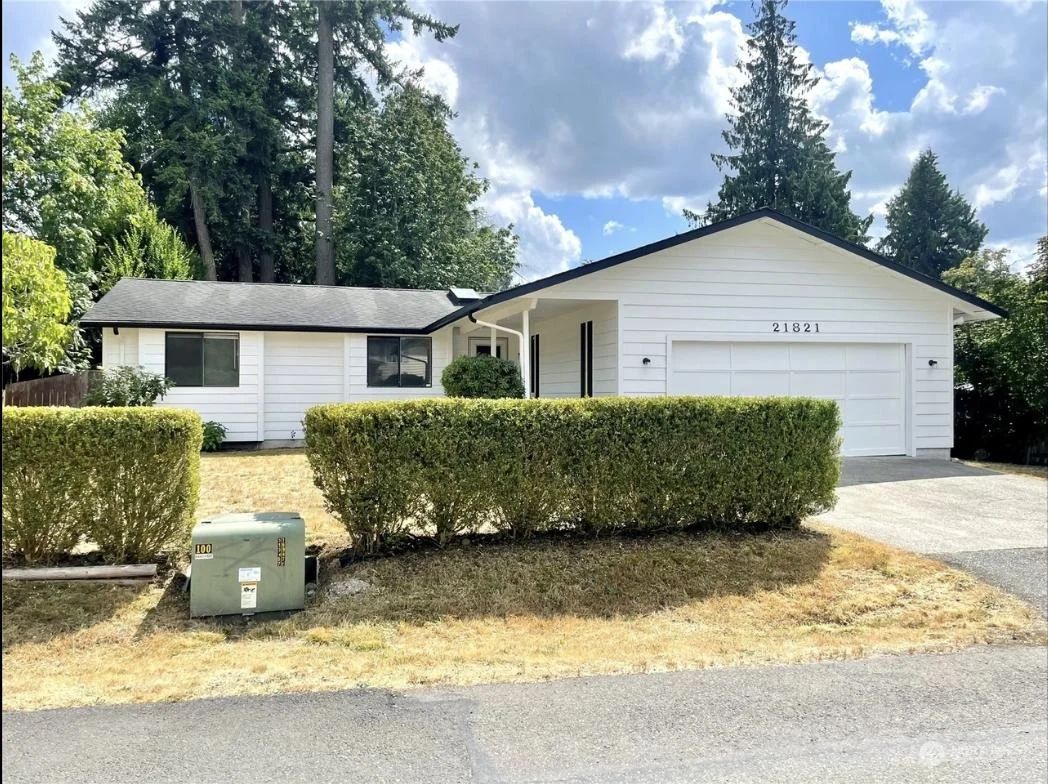 Private room in Christian household - Maple Valley lake community
