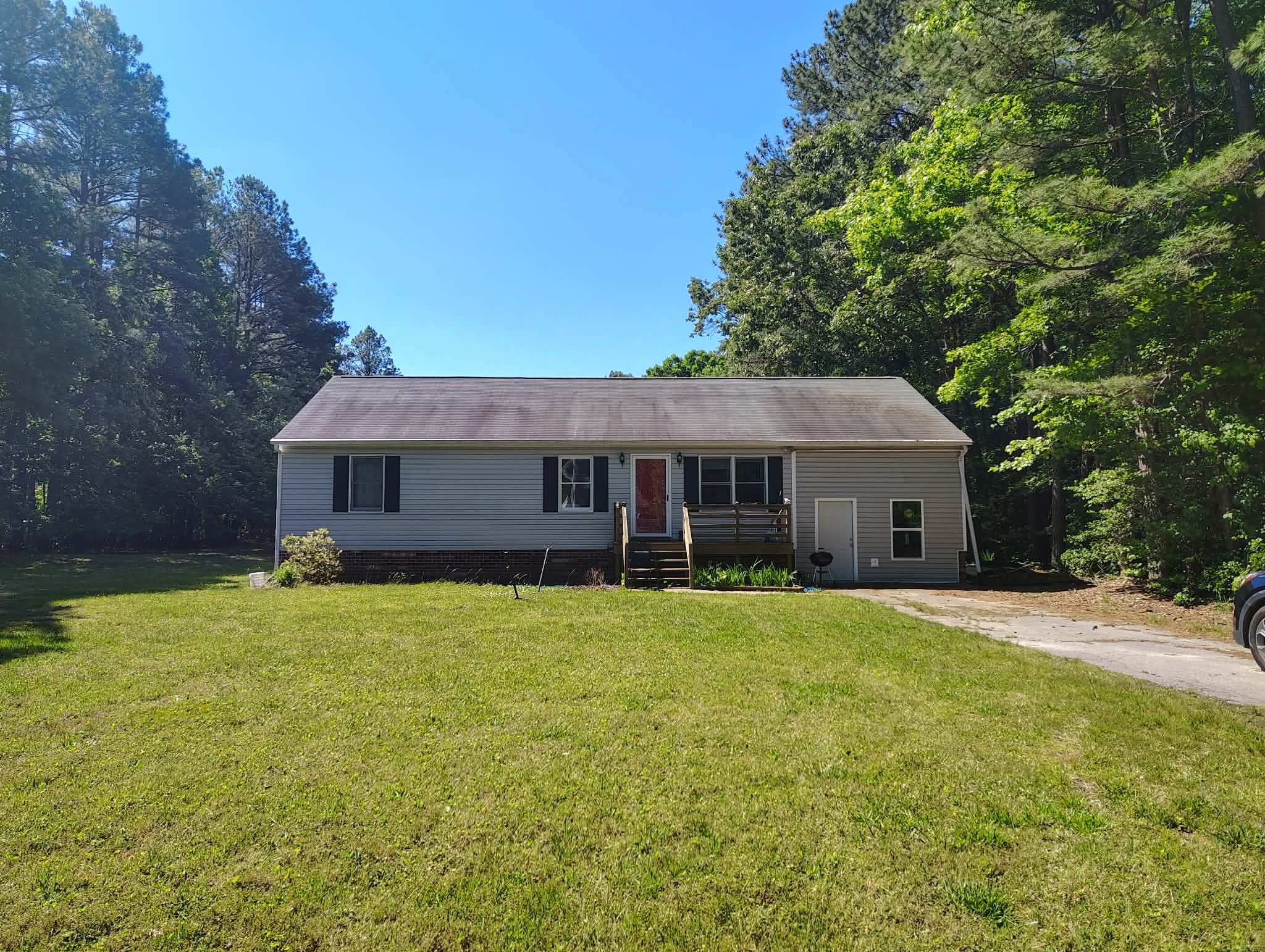 Room for rent in a single story furnished house!
