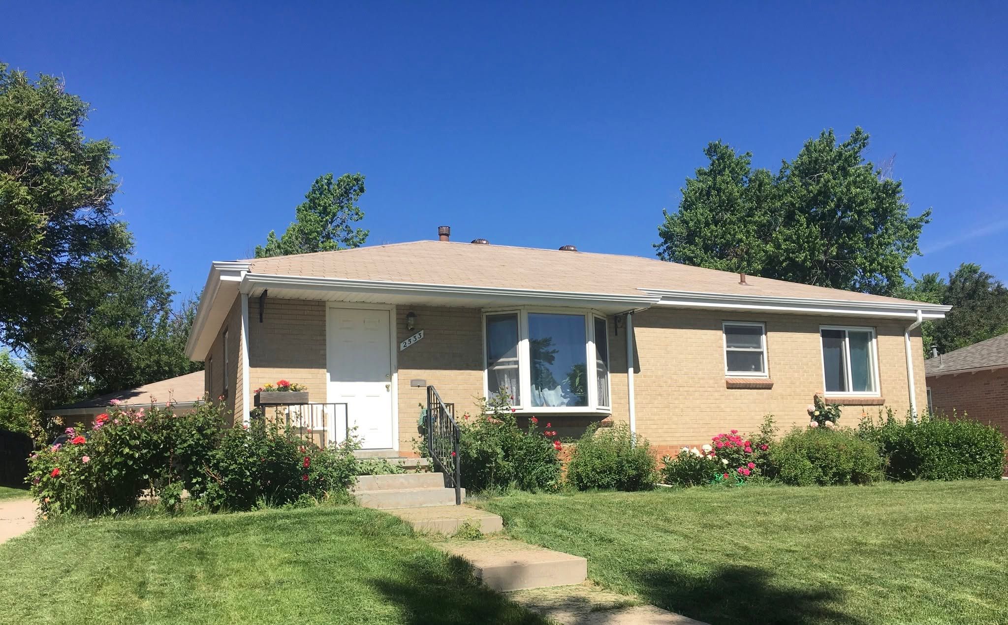 Unfurnished Rooms for Rent in Harvey Park Neighborhood