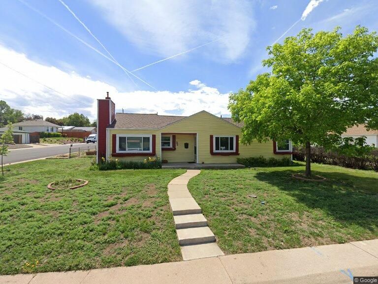 One room for young woman in Denver!